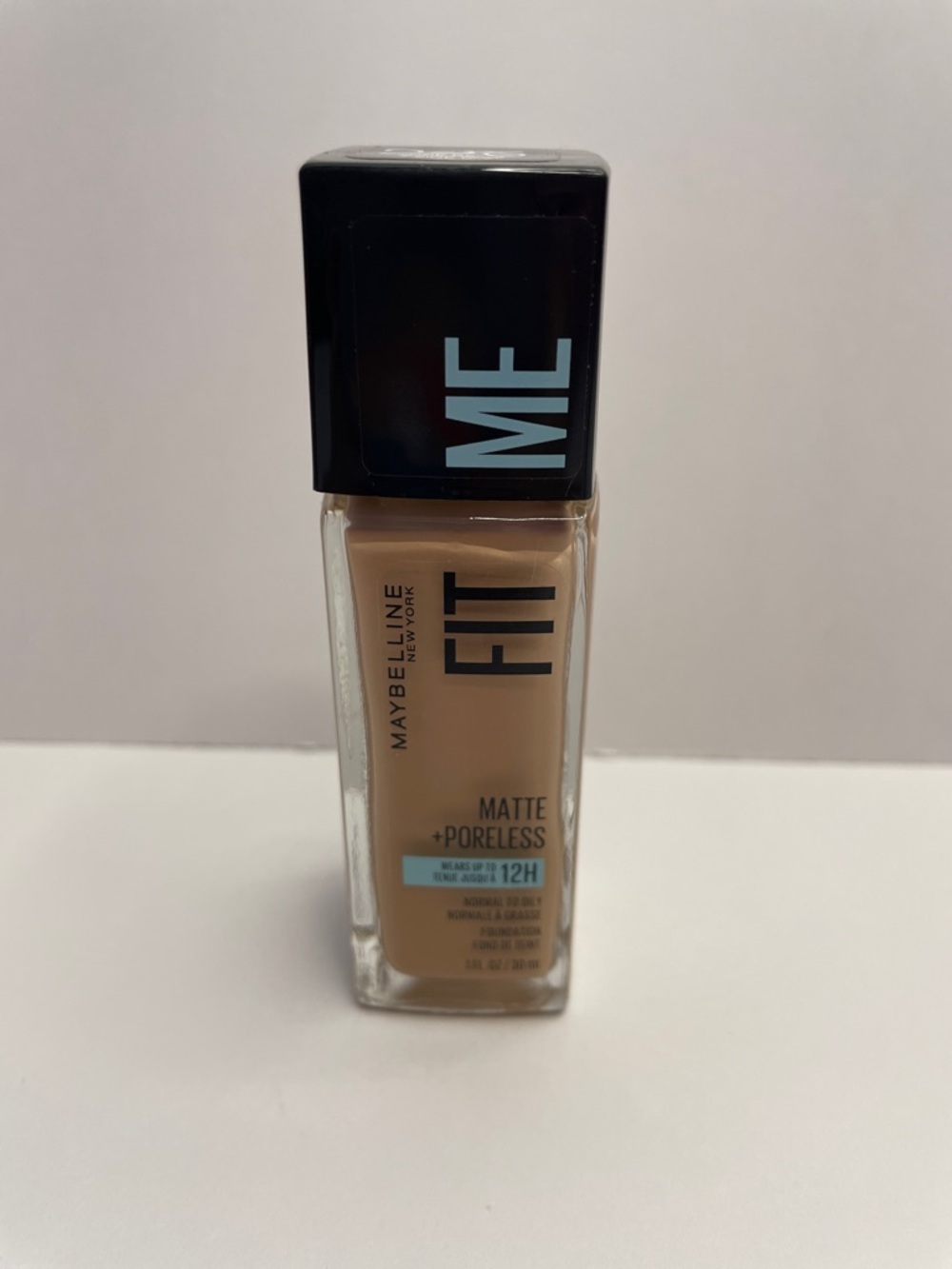 NWT Maybelline Fit Me Matte + Poreless Foundation - Beige